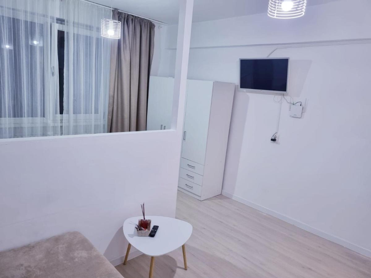 Garsoniera Craiova Centru Apartment Exterior foto