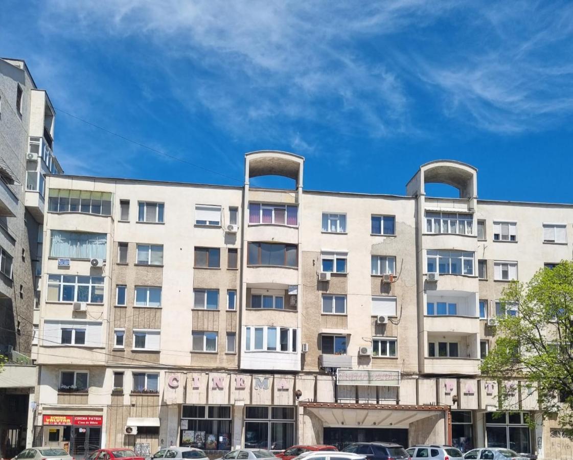 Garsoniera Craiova Centru Apartment Exterior foto